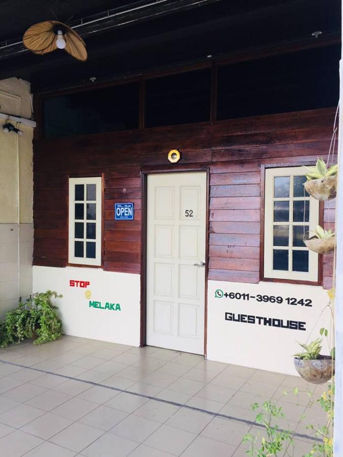 Stop @Melaka Guesthouse Экстерьер фото